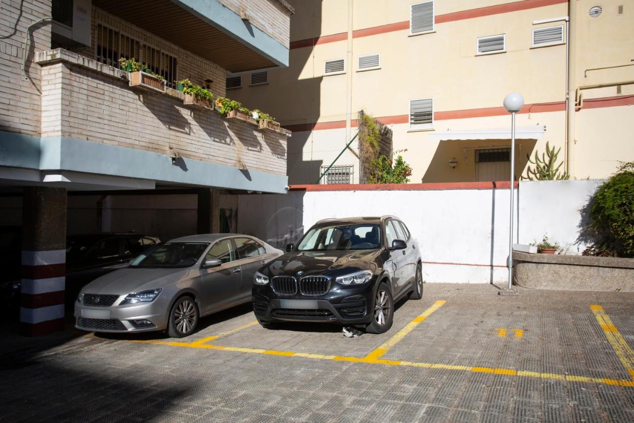 Borbolla Sevilla Urban - Parking Extérieur photo